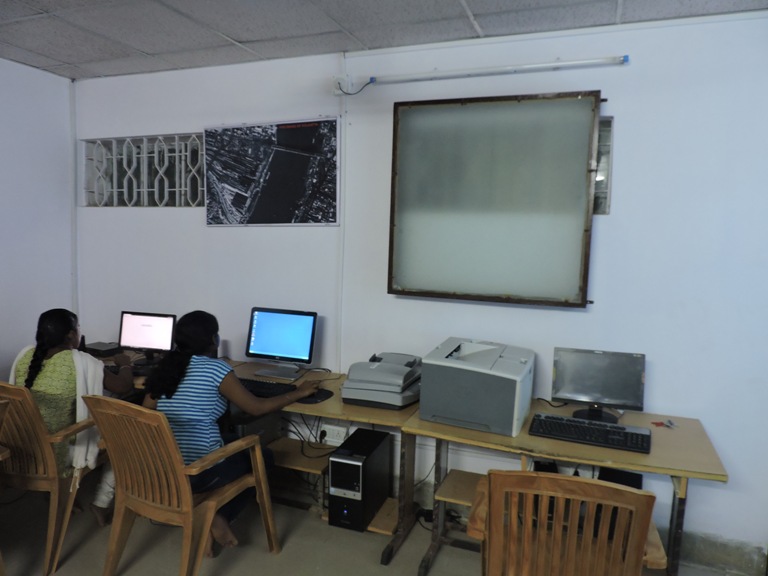 Research scholars carrying out hands on practical in Geospatial Laboratory