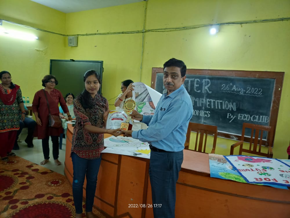 Lipika Das , 1st Prize in Drawing in Eco-Club Activity